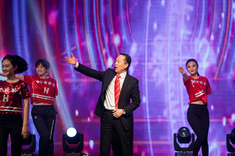 欢欣鼓舞迎新春,满怀豪情攀高峰 | 联桥集团2020迎新春联欢晚会激情开演(图46)