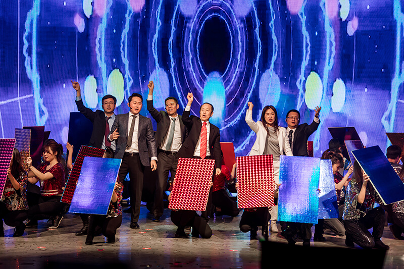 欢欣鼓舞迎新春,满怀豪情攀高峰 | 联桥集团2020迎新春联欢晚会激情开演(图47)