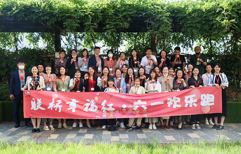 太快乐啦!大小朋友们玩嗨了